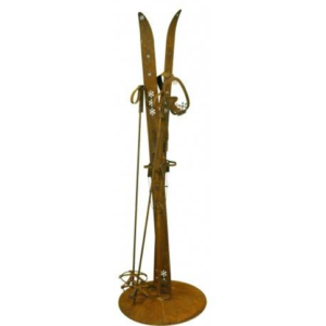 Deko ski's met stokken en bril, roest design
